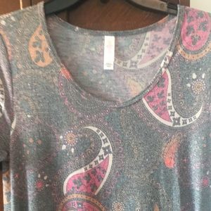 Amazing LulaRoe Perfect Tee Paisley top
